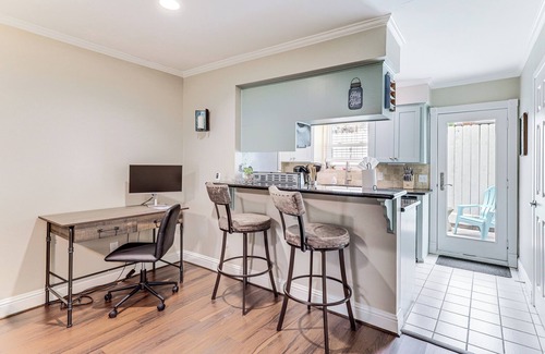 Memorial Casa | Pool Access: Energy Corridor Townhome in Houston!