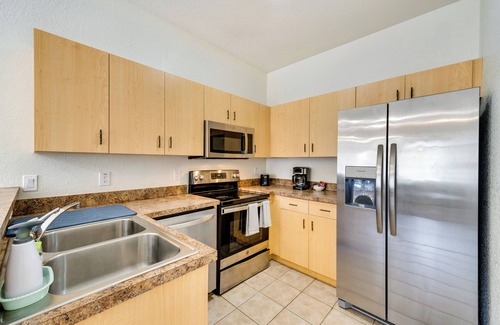 Haines City Condominio | Pool Access: Family-Friendly Poinciana Condo!
