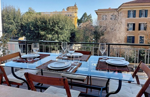 Quartiere Coppede Apartamento | POOL and BALCONY- LUXURY APARTMENT - JACUZZI -WiFi-AirCondition