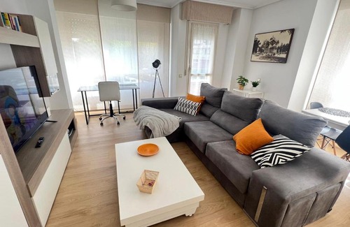 Logroño Apartamento | POOL AND CONFORT 3 habitaciones y garaje By apartamentos Logroño