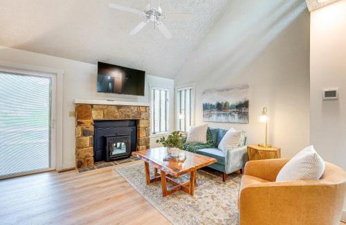 White Haven Apartamento | Pool and Marina Access Condo with Deck in Jim Thorpe
