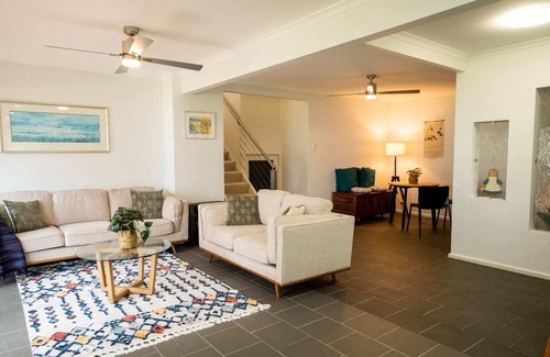 Killarney Vale Casa | Pool and Spa on the Lakefront - Killarney Vale