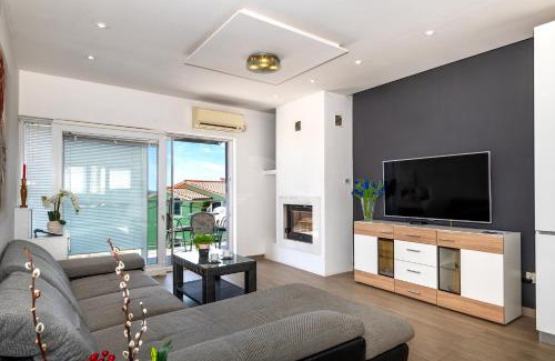 Sibenik Apartamento | Pool apartman Maja