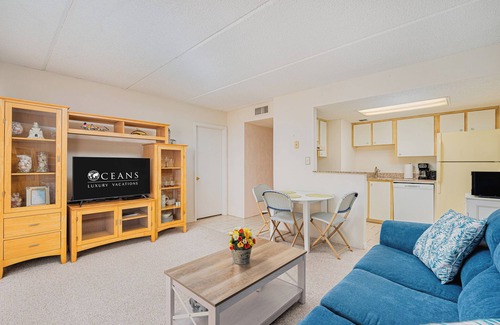 Ormond-by-the-Sea Condominio | Pool/Beach Open! Ocean Watch-Oceanfront Condo #216