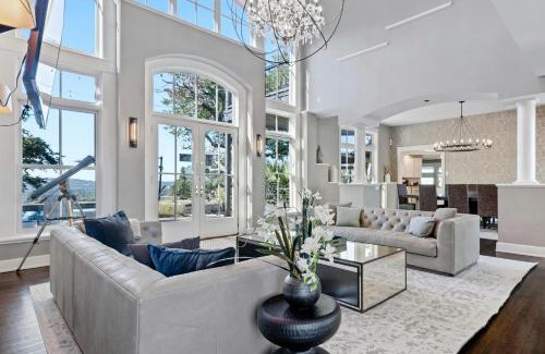Glenlake Casa | Pool, Cabana & Amazing Views - Picturesque Point