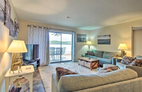 Lake Ozark Apartamento | Pool Days and Water Fun Await Lake Ozark Escape!
