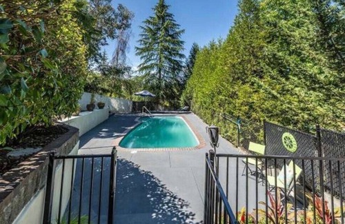 Medford Casa | POOL - Deck - Light Bright Open - 4 bedroom