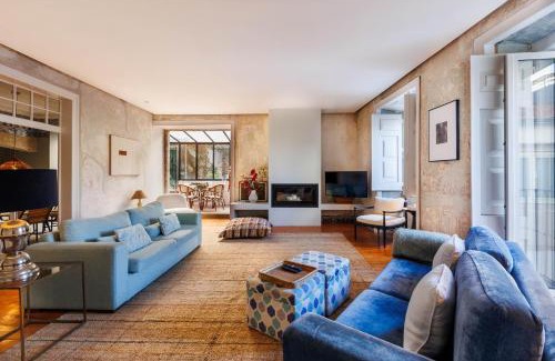 Misericordia Apartamento | Pool & Garden Apt In the Heart of Lisbon