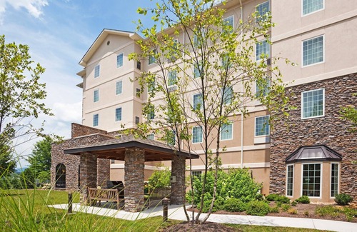 Oak Ridge Condominio | Pool & Gym. Near University of Tennessee