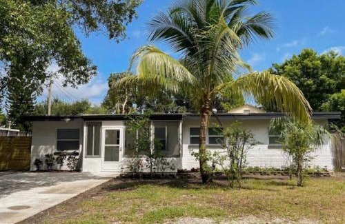 Seminole Casa | Pool home in Seminole 5miles to beach