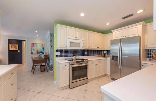 Park Shore Casa | Pool Home Lake View en Park Shore Naples Paseo a la playa y tiendas junto al agua