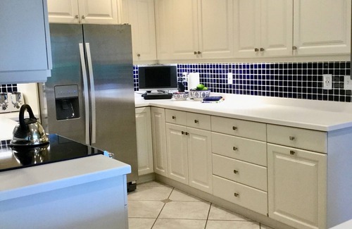 Park Shore Casa | Pool Home Lake View en Park Shore Naples Paseo a la playa y tiendas junto al agua