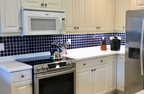 Park Shore Casa | Pool Home Lake View en Park Shore Naples Paseo a la playa y tiendas junto al agua