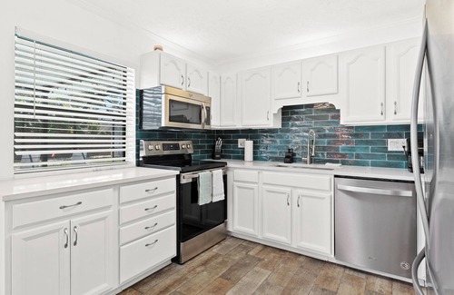 Whitfield Casa | Pool Home - MiniGolf -Arcade- Near Beaches - Pet Friendly