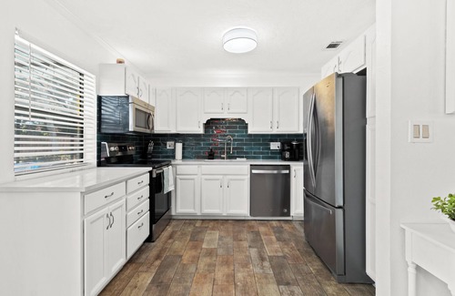 Whitfield Casa | Pool Home - MiniGolf -Arcade- Near Beaches - Pet Friendly