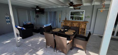 Gulf Gate Estates Casa | Pool Home on Gulf Gate 5min away from Siesta Key