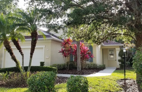 Braden River Casa | Pool home with 2 car garage