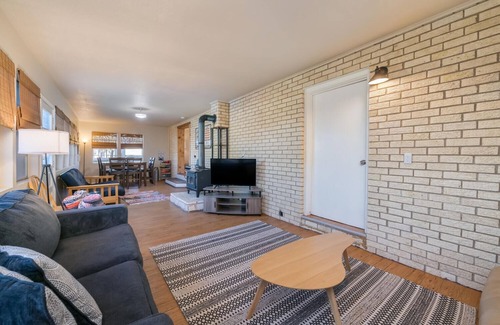 Laguna Park Casa | Pool, Hot Tub, Fire Pit & 200 Yards to Lake