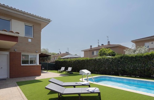 Tordera Villa | Casa con piscina a 10 minutos de la playa