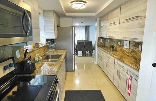 Allapattah Casa | Pool House in Heart of Miami-10 from South Beach