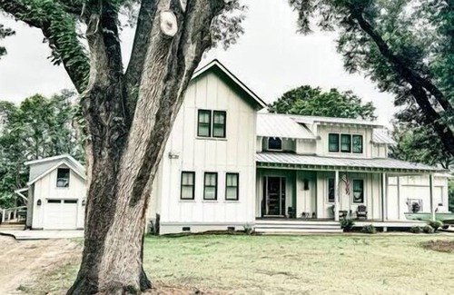 Hanahan Casa | Pool House on a tidal creek