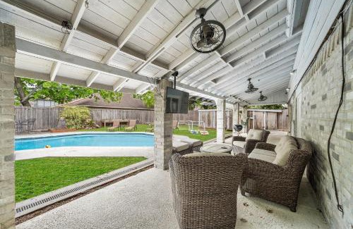 Barker Casa | Pool Houston Getaway Games Wifi Bbq Yard