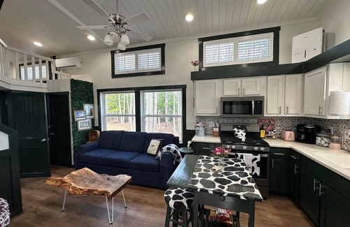 Mentone Casa | Pool l Mountain VIEWS - Happy Cow Cottage