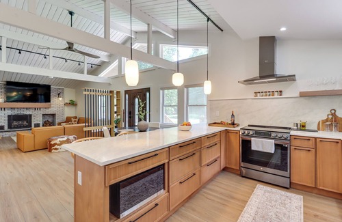 East Stroudsburg Casa | Pool + Lake Access, Yard: Poconos Family Getaway