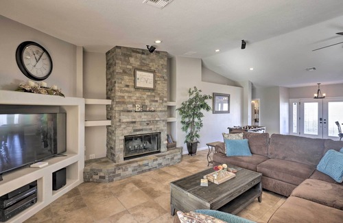 Lake Havasu City Casa | Pool & Lake Havasu Views: Gorgeous Desert Escape!