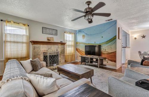 Jefferson Casa | Pool Mins to Downtown & Alamo - Huisache Retreat