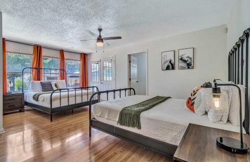 Jefferson Casa | Pool Mins to Downtown & Alamo - Huisache Retreat