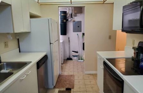 Daytona Beach Apartamento | Pool Modern Queen Room4Rent in a 2BR 2BT Laundry