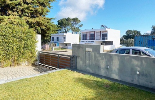 Castelo Casa | Pool, Nature & Beach in Sesimbra