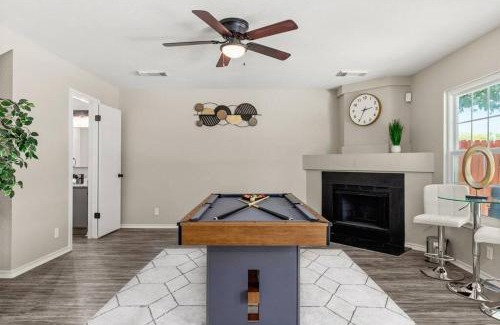West San Antonio Casa | Pool Oasis by Seaworld 5 Bedrooms Game room