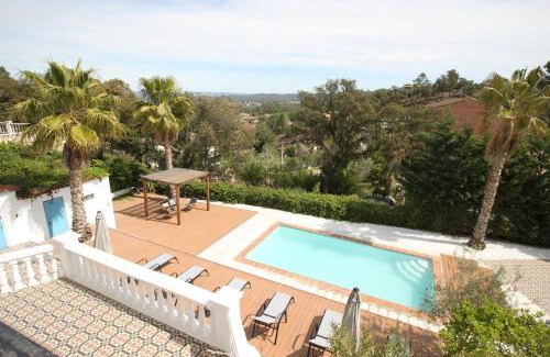 Mont Barbat Apartamento | Pool Oasis with Mountain Views