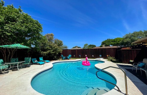 Richardson Casa | Pool Paradise Arcade Ping-Pong Darts Fire Pit Wii