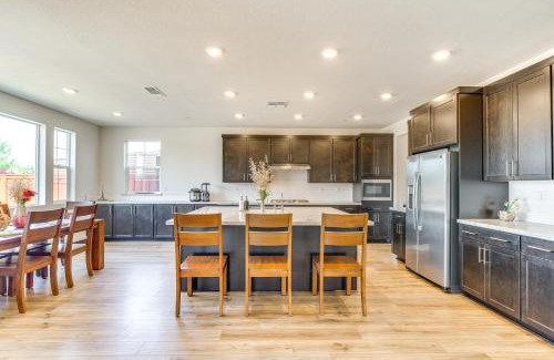 Tracy Casa | Pool Paradise Spacious Tracy Home with Yard!