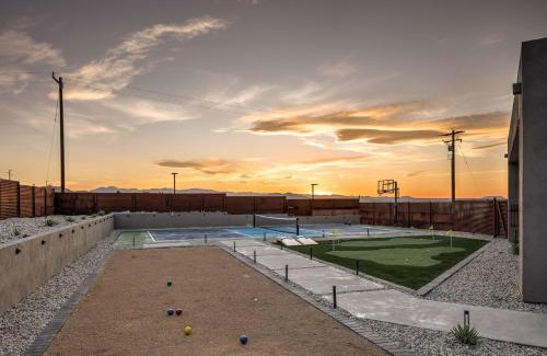 Twentynine Palms Casa | Pool-Pickleball-YogaDeck