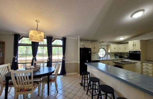 Shallotte Casa | Pool, pond view and minutes to the beach!