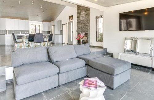 Western Malibu Casa | Pool, Spa and Ocean Views - Modern Home in Malibu!