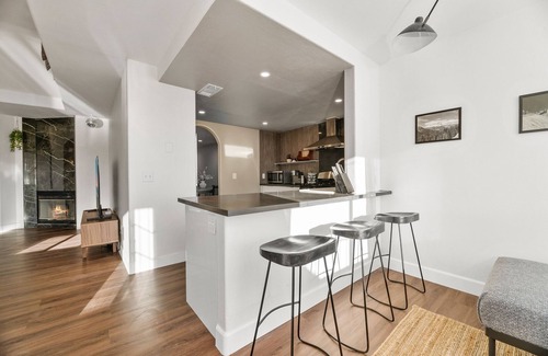 Yucca Valley Villa | Pool, Spa, Suana, Theater, MiniGolf & Pet-friendly