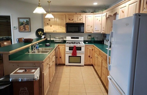 Hiawassee Casa | Pool Table, 3 bed, 3 bath. Wrap Around Porch.Grill.