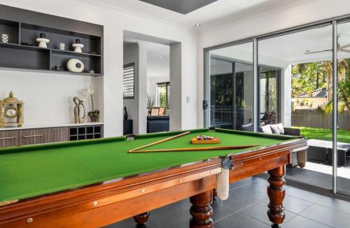 Calamvale Casa | Pool Table and Resort Pool 4BR Holiday Paradise
