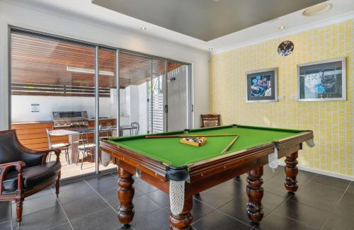 Calamvale Casa | Pool Table and Resort Pool 4BR Holiday Paradise