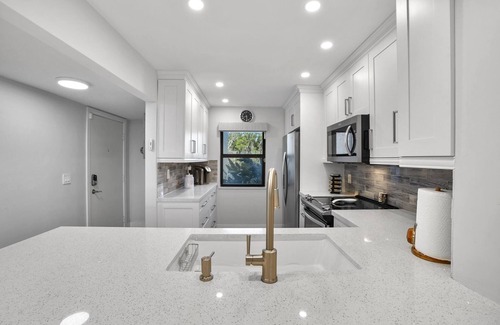 Hutchinson Island South Condominio | Pool view first floor Corner unit
