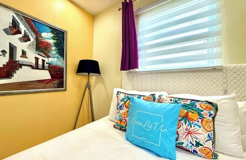 Simpson Bay Hotel | Pool View Room 7 with AC and Rooftop Pool