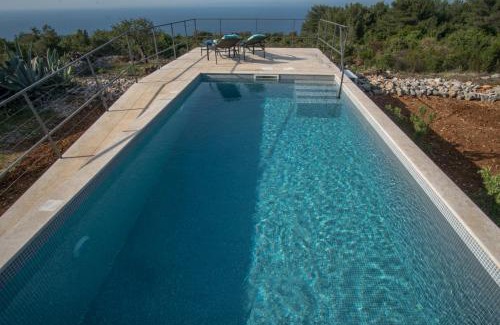 Komiza Casa | Pool Villa Domina