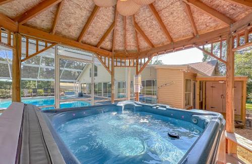 Tallahassee Casa | Poolhot Tub Sleeps 16 Game-filled