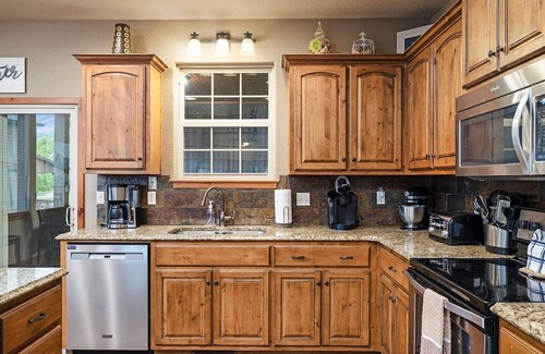 Branson Casa | Pools, Pool Table, Rec Room, Splashpad, Waterslide