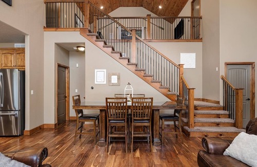 Branson Casa | Pools, Pool Table, Rec Room, Splashpad, Waterslide